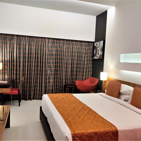 Hotel Satkar Residency Thane Eksteriør billede
