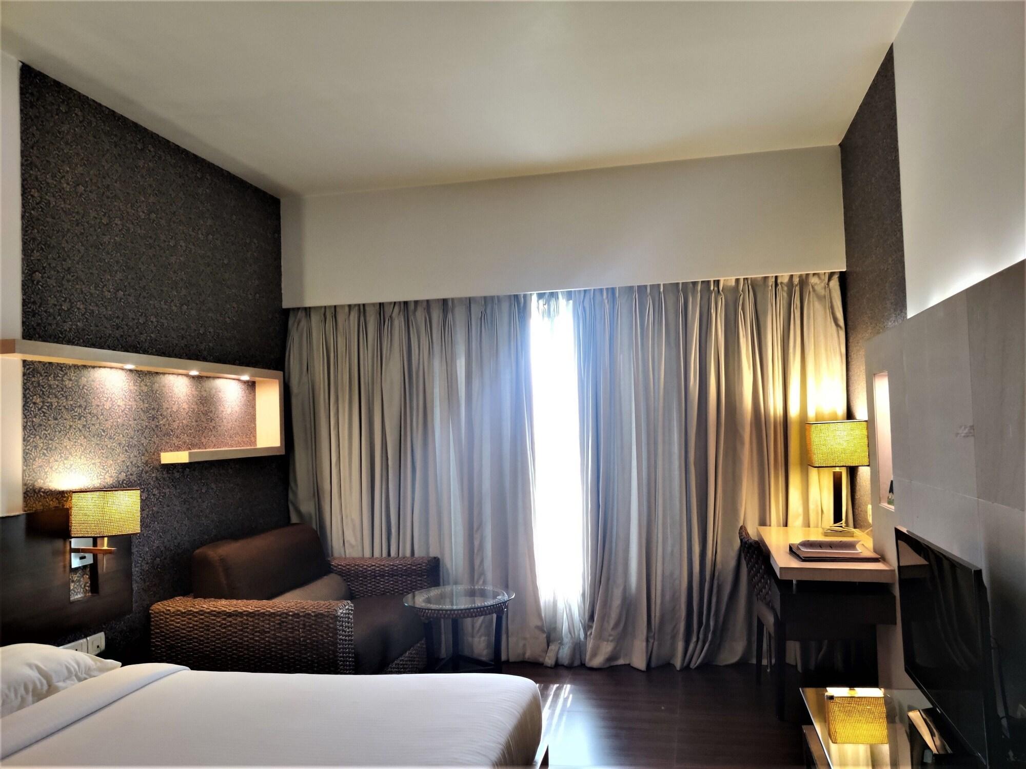 Hotel Satkar Residency Thane Eksteriør billede