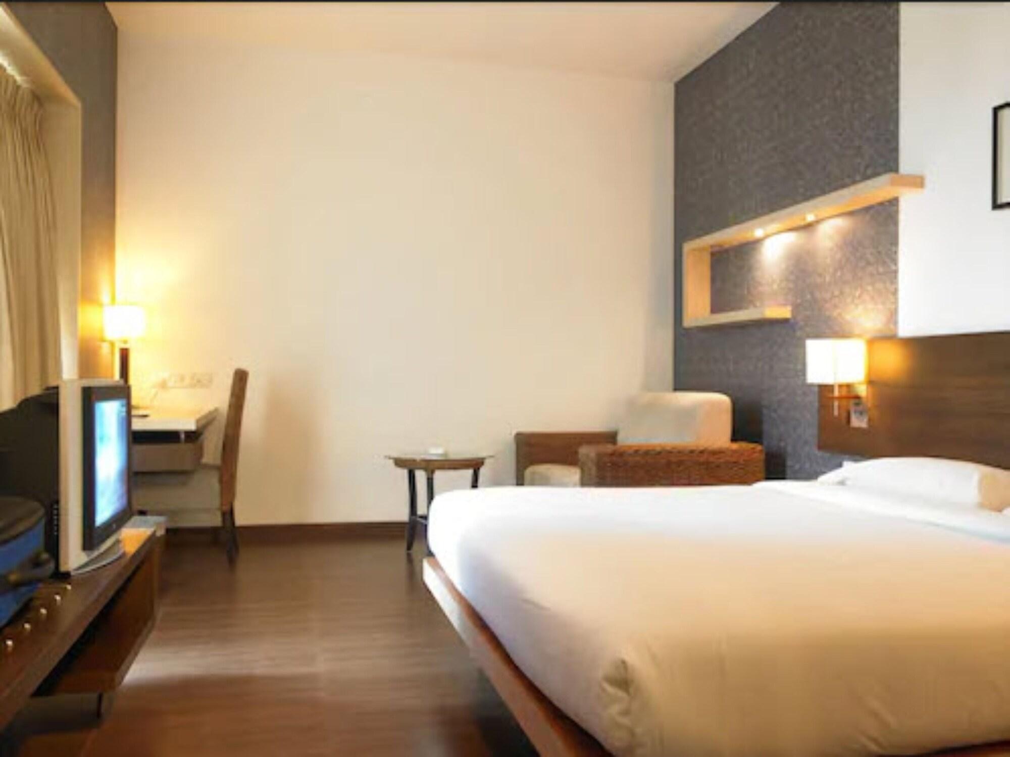 Hotel Satkar Residency Thane Eksteriør billede