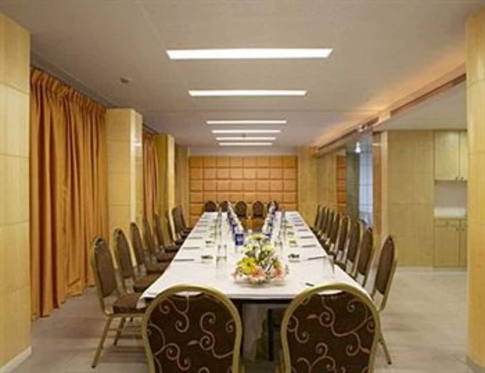 Hotel Satkar Residency Thane Eksteriør billede