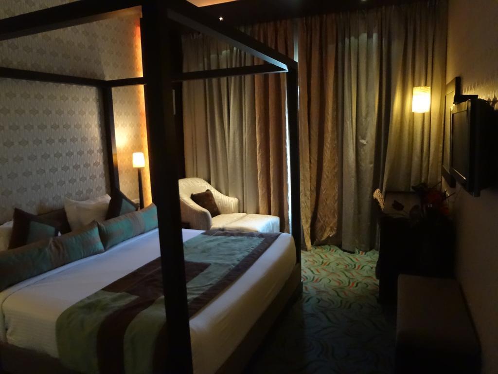 Hotel Satkar Residency Thane Eksteriør billede